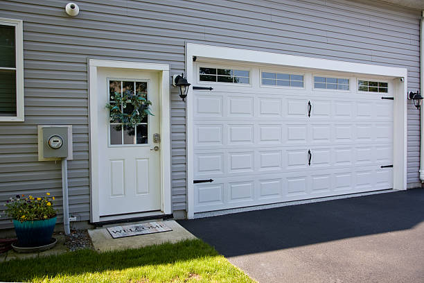 24/7 Emergency Garage Door Panel Replacement experts in Syracuse, IN